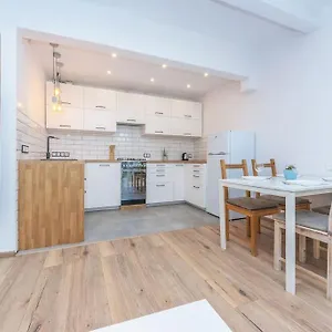 Hello Brzezno Dworska Gdańsk